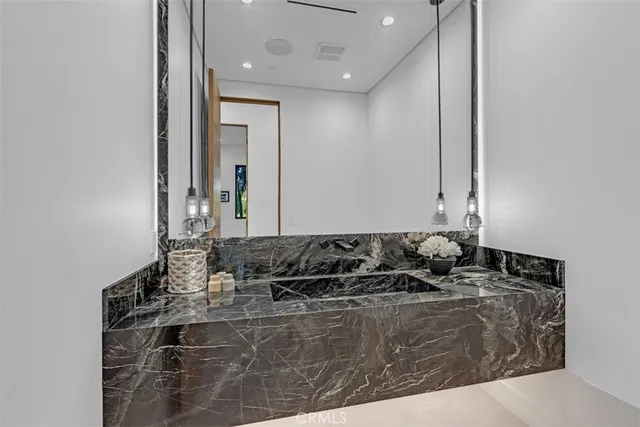 $36,500 | 13016 Chandler Boulevard, Sherman Oaks, CA 91401