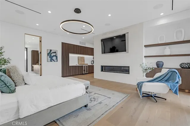 $36,500 | 13016 Chandler Boulevard, Sherman Oaks, CA 91401