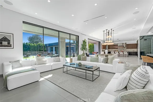 $36,500 | 13016 Chandler Boulevard, Sherman Oaks, CA 91401