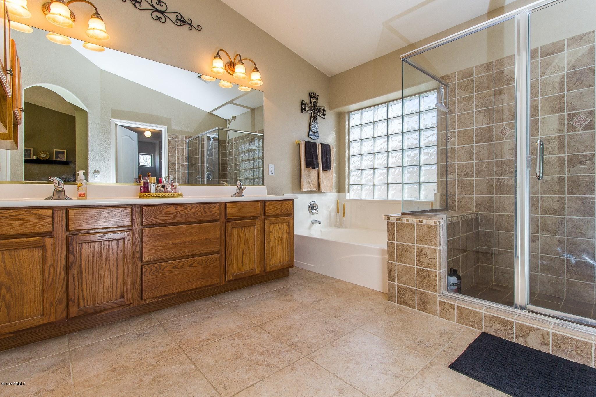 3864 East Baranca Road Gilbert, AZ 85297 - Photo 16 of 35 017_MASTER BATH