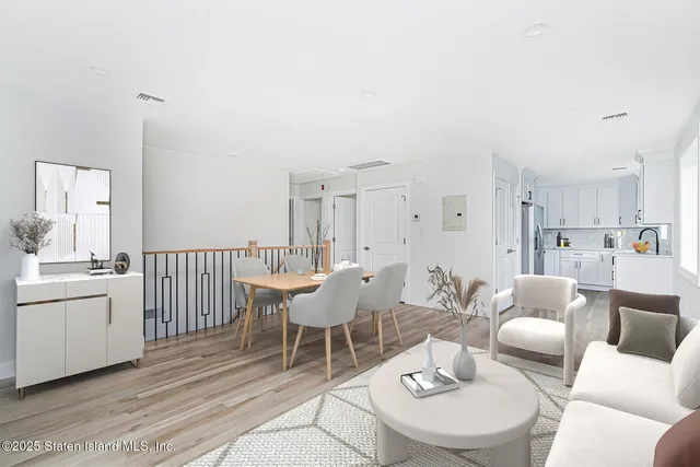 $1,480,000 | 674 Arden Avenue | Annadale