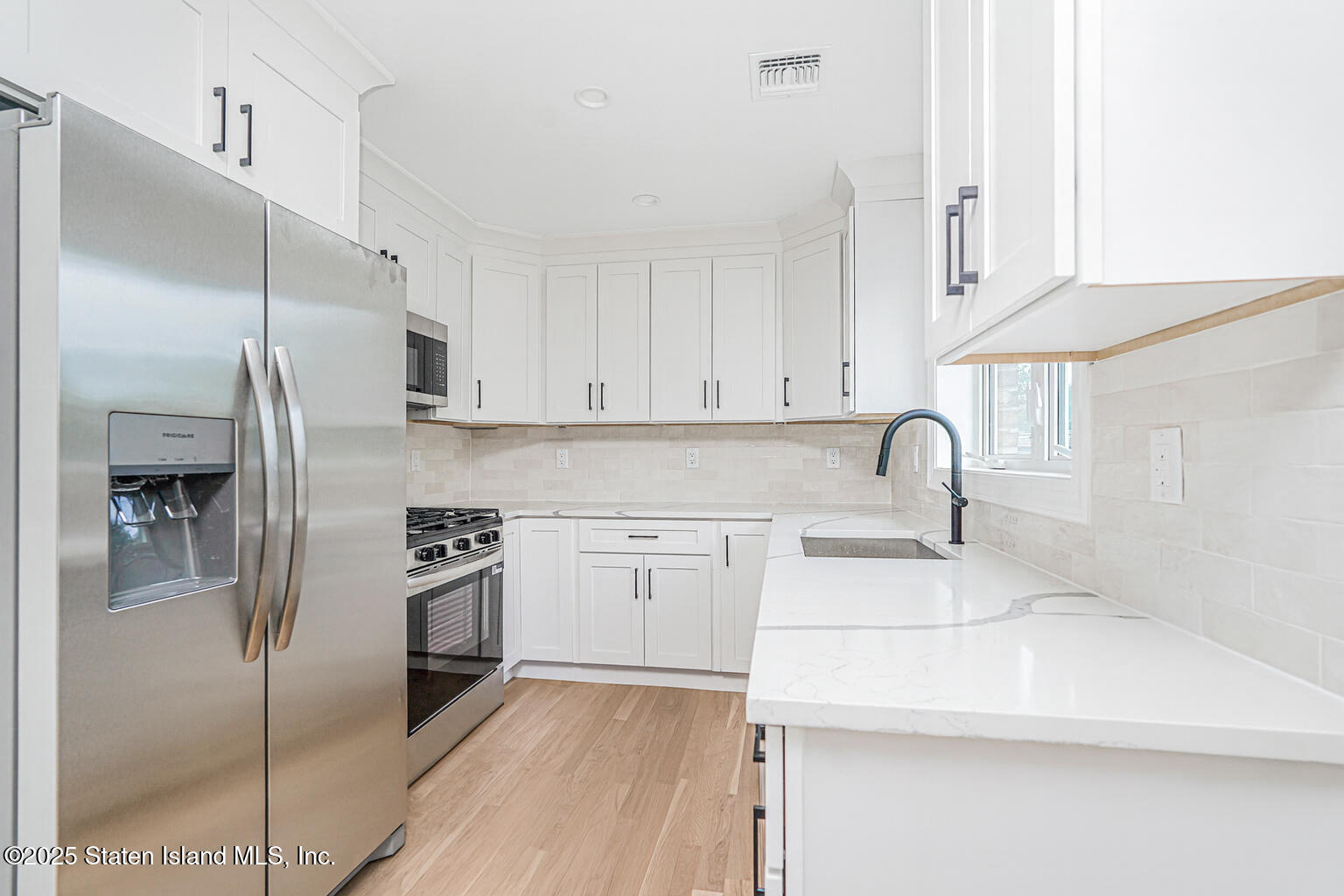674 Arden Avenue Staten Island, NY 10312 - Photo 24 of 39 22- Upper kitchen