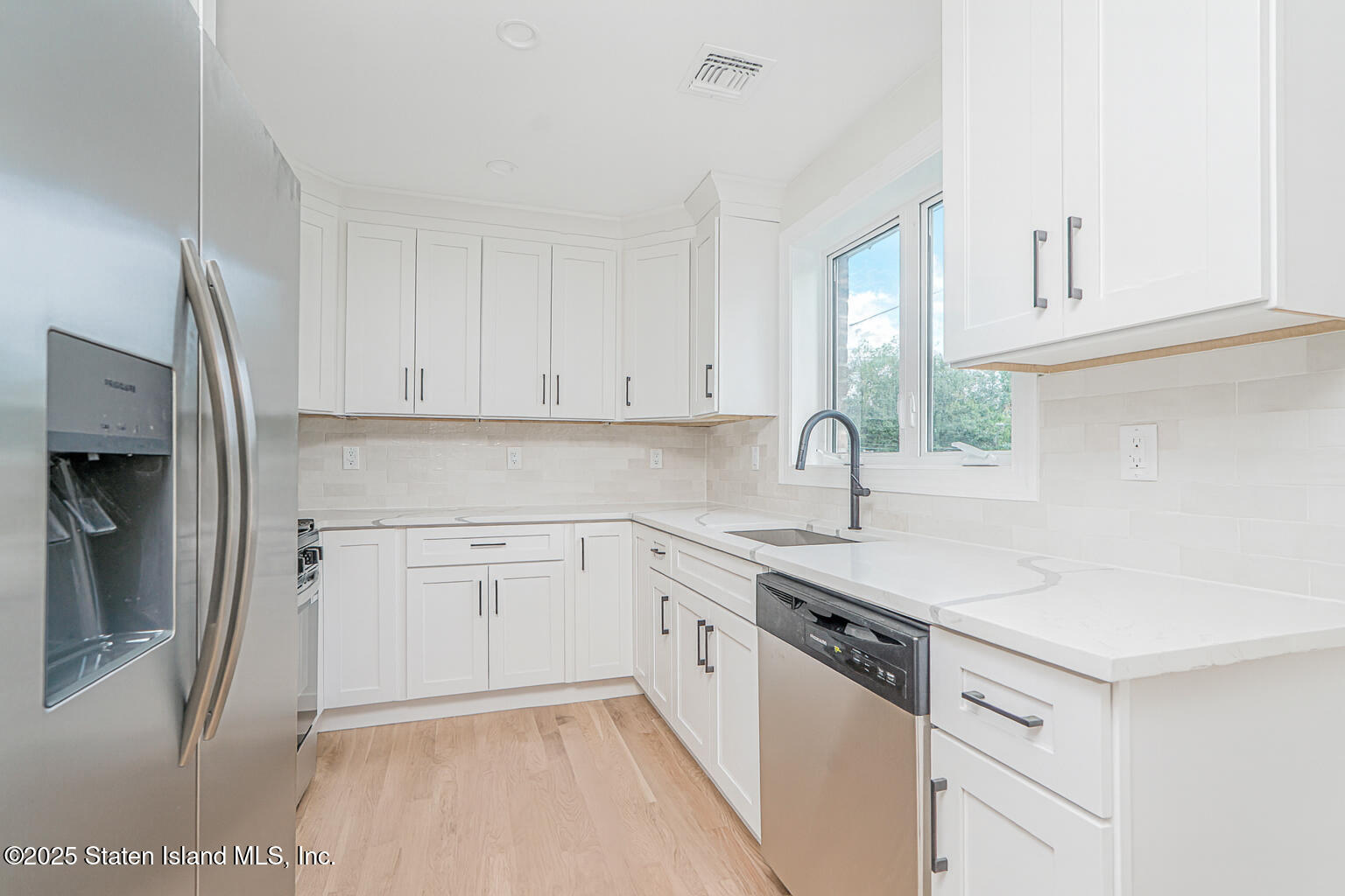 674 Arden Avenue Staten Island, NY 10312 - Photo 25 of 39 23 - Upper kitchen angle 1