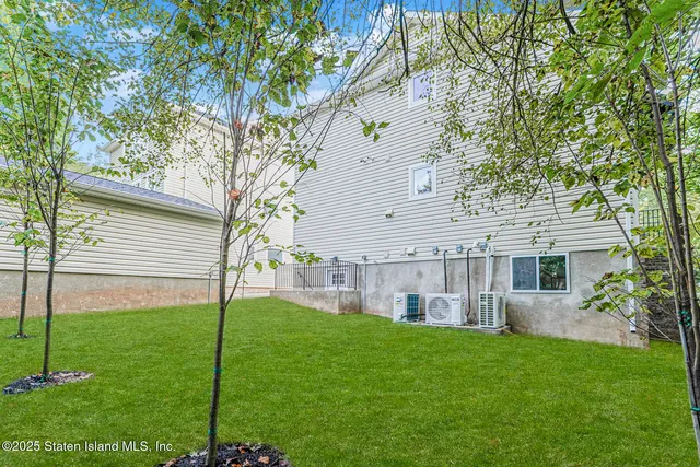 $1,480,000 | 674 Arden Avenue | Annadale