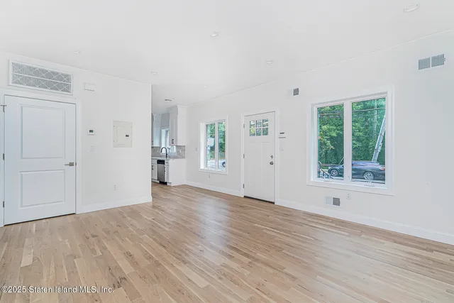 $1,480,000 | 674 Arden Avenue | Annadale