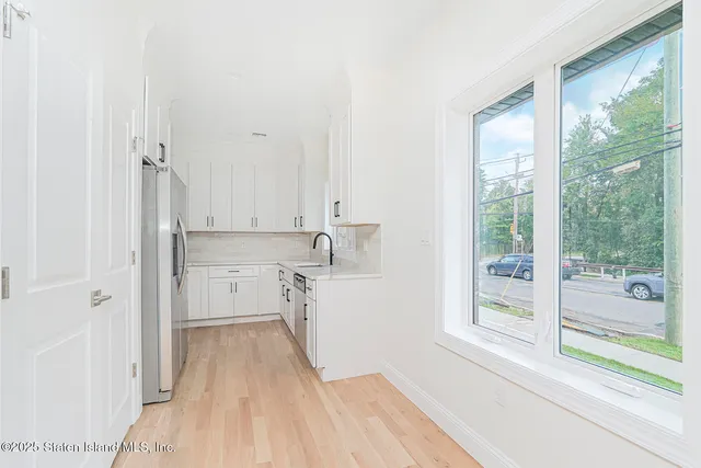 $1,480,000 | 674 Arden Avenue | Annadale