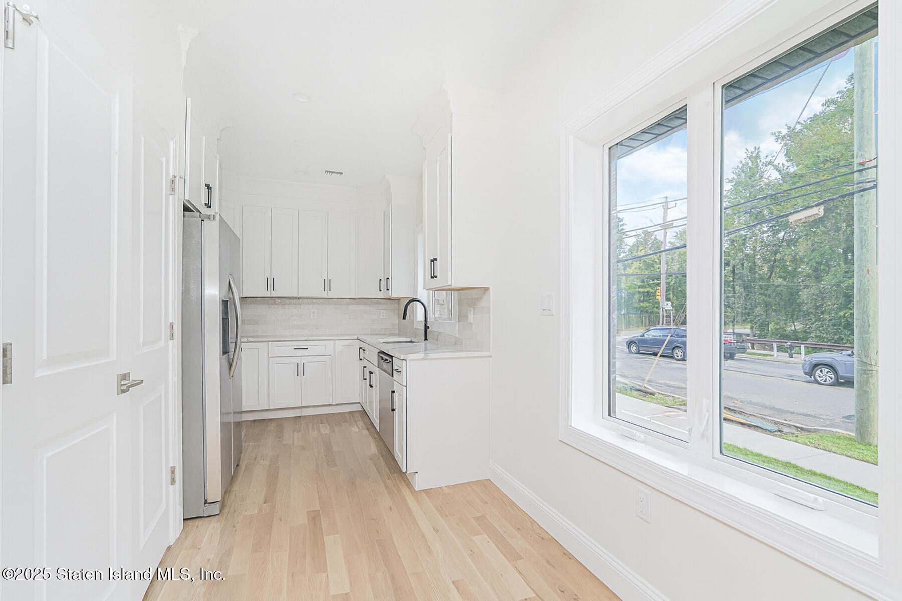 674 Arden Avenue Staten Island, NY 10312 - Photo 7 of 39 08 - Kitchen