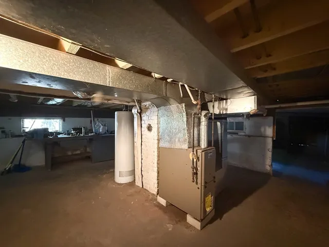 a view of a storage & utility room