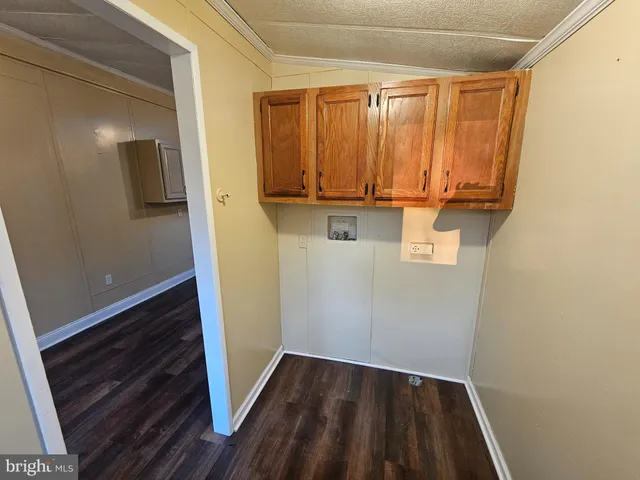 a view of walk in closet