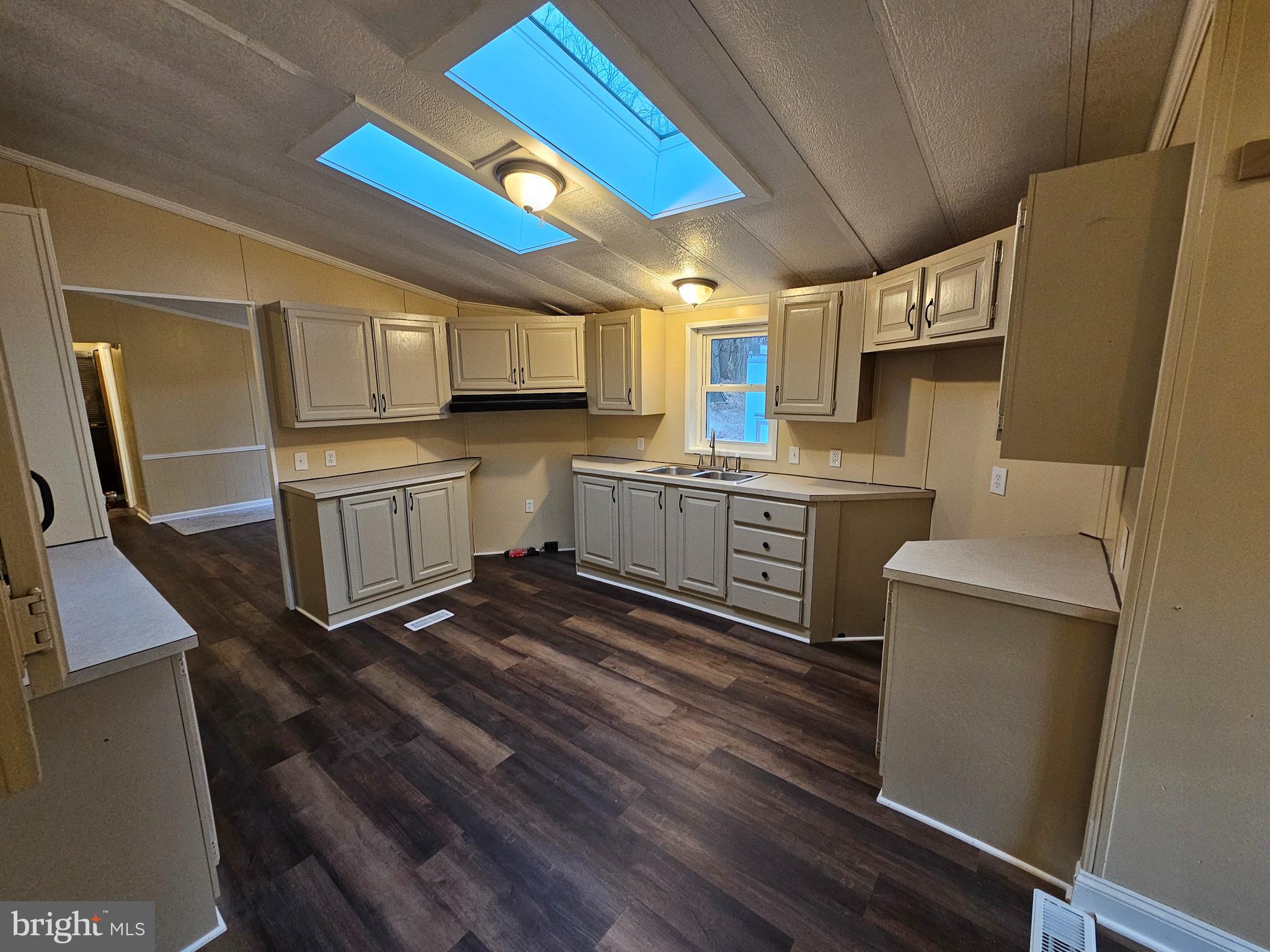 128 Wildcat Road Millerstown, PA 17062 - Photo 4 of 28