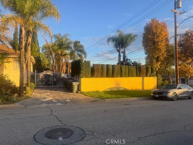 3560 Fairmeade Road Pasadena, CA 91107 - Photo 2 of 2 a view of swimming pool with palm trees