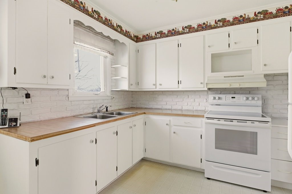 58 Redwood Road Portsmouth, RI 02871 - Photo 11 of 31 Gallery Image 11