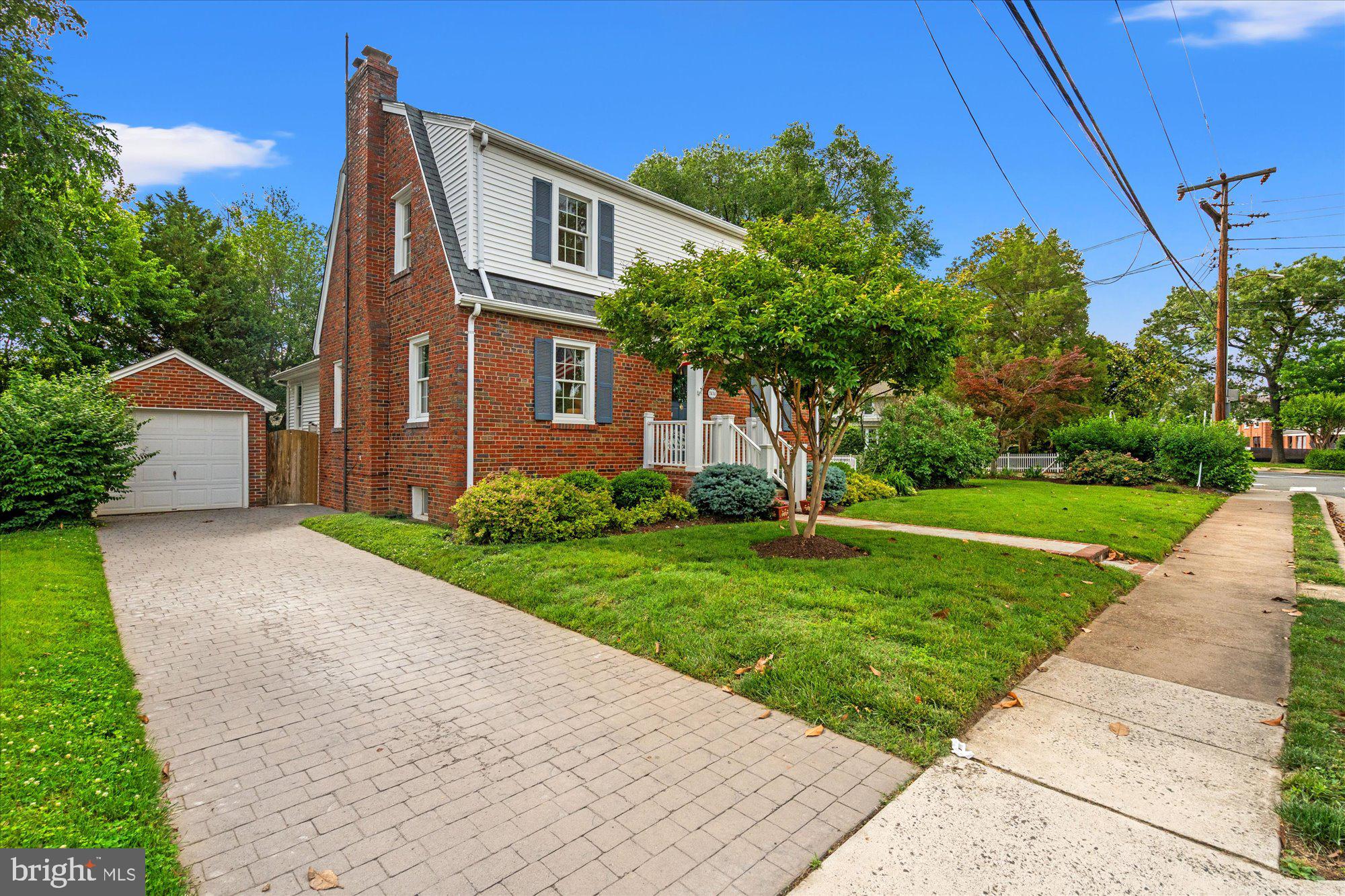 2434 Cameron Mills Road Alexandria, VA 22302 - Photo 4 of 51