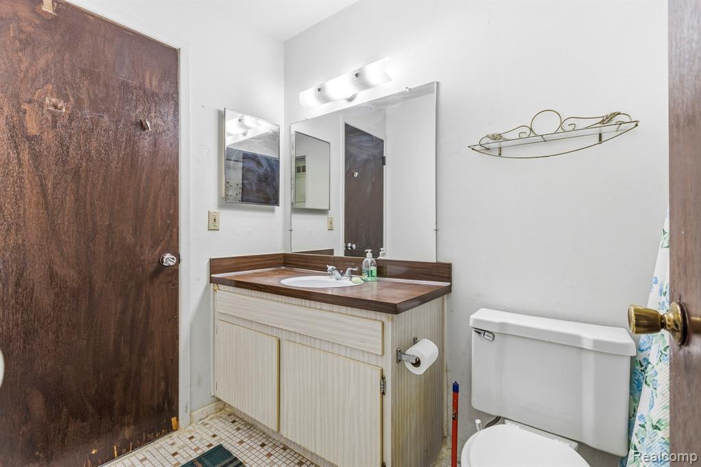 29165 Hayes Road Warren, MI 48088 - Photo 18 of 31