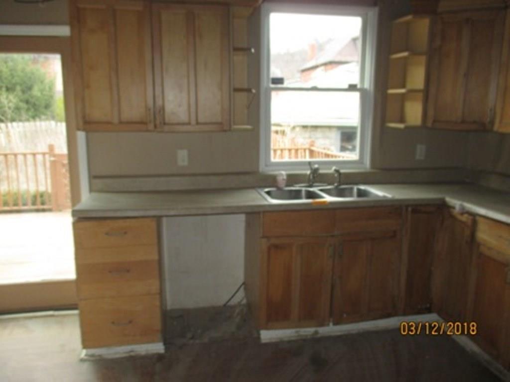 1144 12th Street McKees Rocks, PA 15136 - Photo 8 of 12