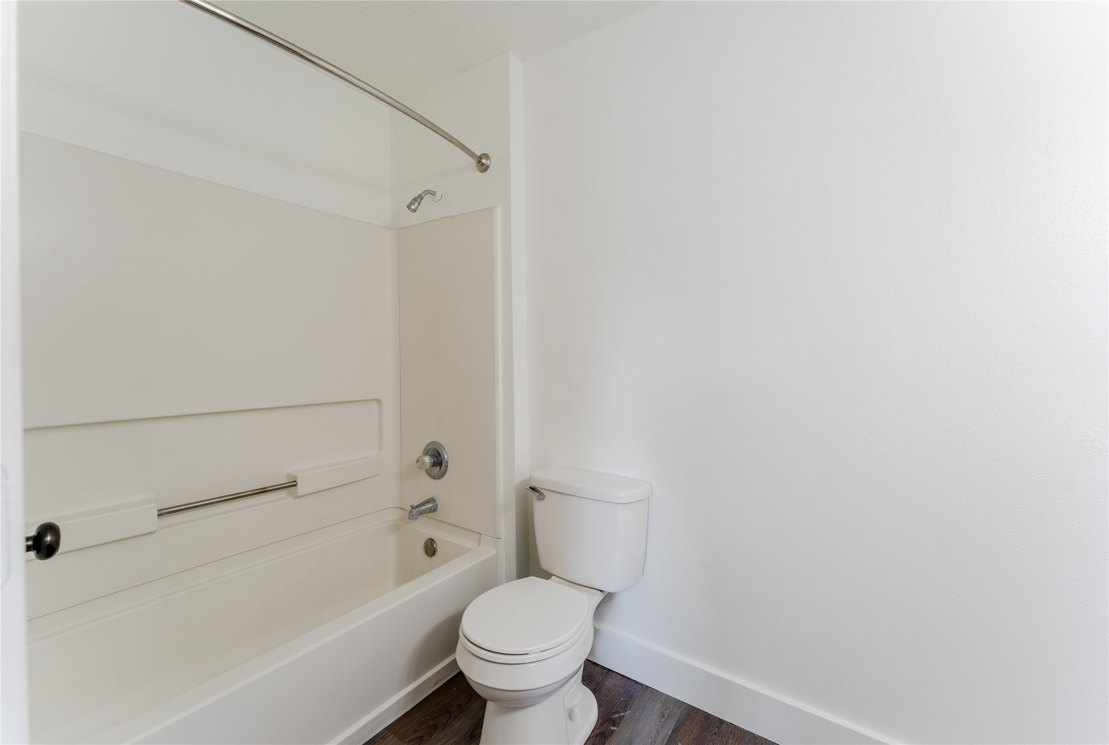 9203 Appin Court Houston, TX 77095 - Photo 25 of 38 a bathroom with a toilet and a bathtub