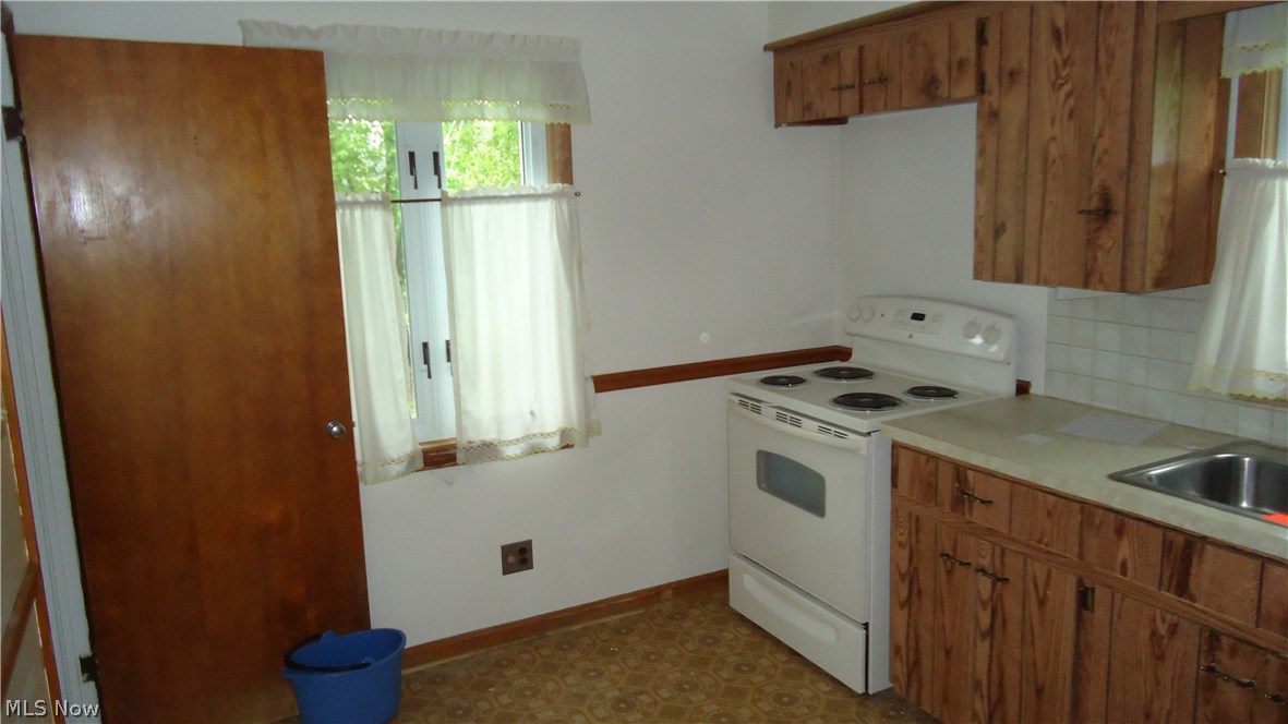 360 North Messner Road New Franklin, OH 44319 - Photo 9 of 24