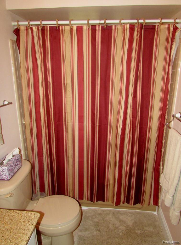 3415 West Utica Road Utica, MI 48317 - Photo 24 of 31 Main Bath 2.jpg