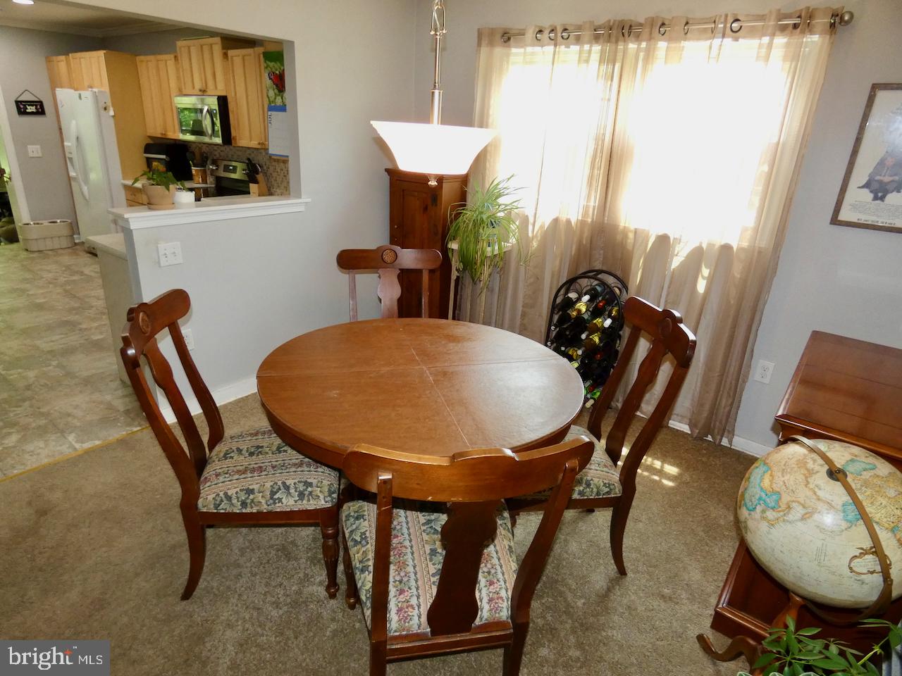 135 Ridgeland Road Wilmington, DE 19803 - Photo 7 of 22 Dining Room w/ view into Kitchen