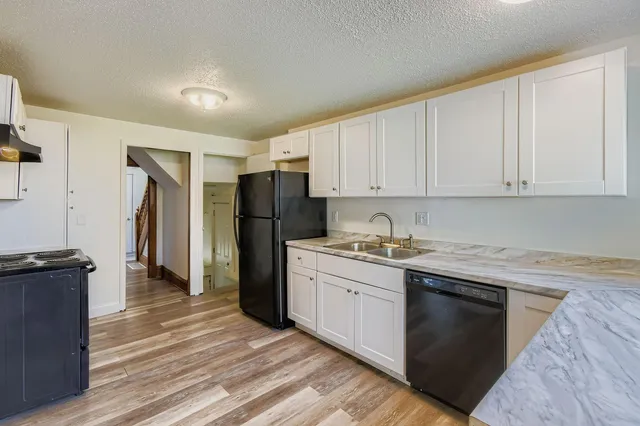 $2,599 | 915 X Fuller Avenue, St. Paul, MN 55104