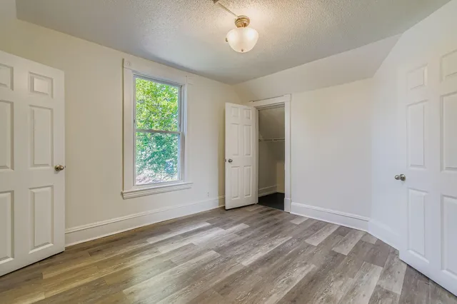 $2,599 | 915 X Fuller Avenue, St. Paul, MN 55104