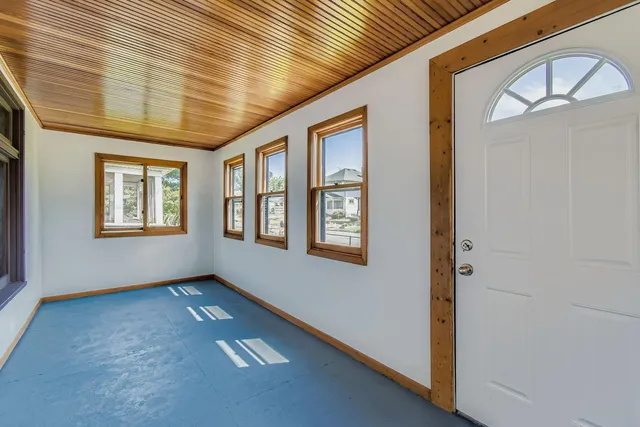 $2,599 | 915 X Fuller Avenue, St. Paul, MN 55104