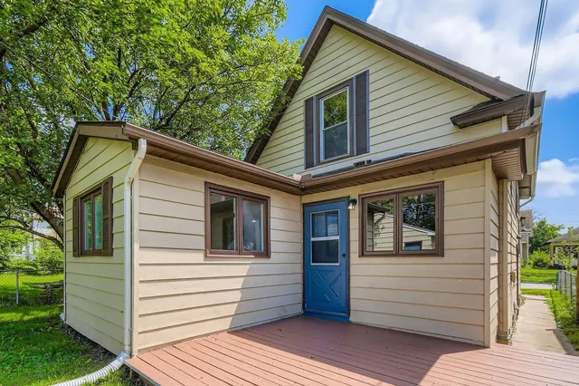 $2,599 | 915 X Fuller Avenue, St. Paul, MN 55104