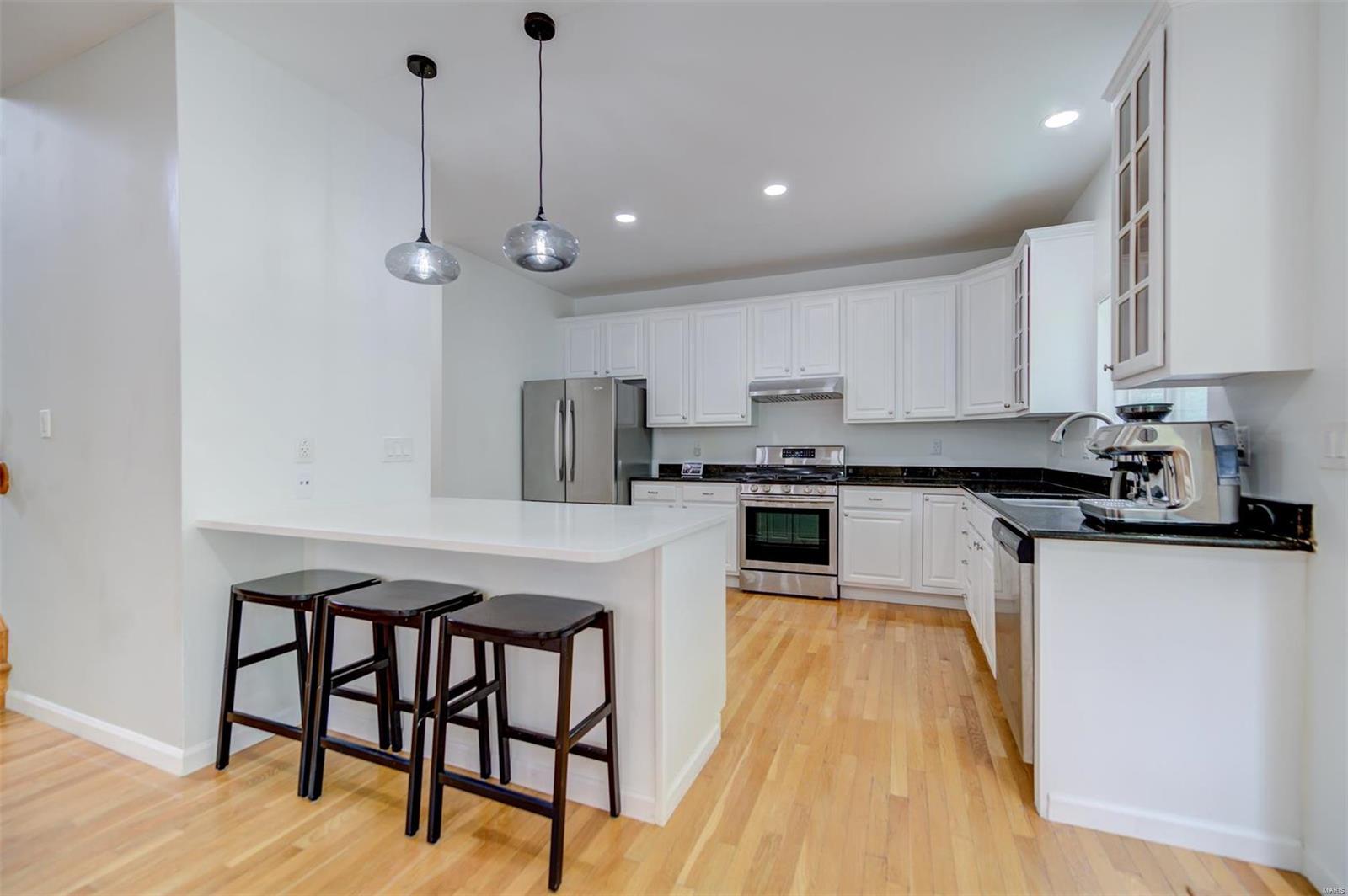 831 Larkin Avenue Creve Coeur, MO 63141 - Photo 14 of 56