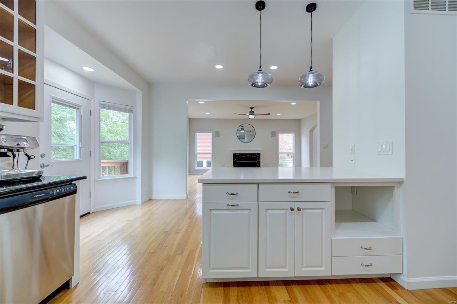 831 Larkin Avenue Creve Coeur, MO 63141 - Photo 20 of 56