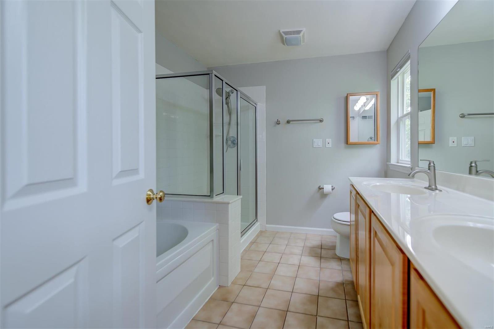 831 Larkin Avenue Creve Coeur, MO 63141 - Photo 29 of 56