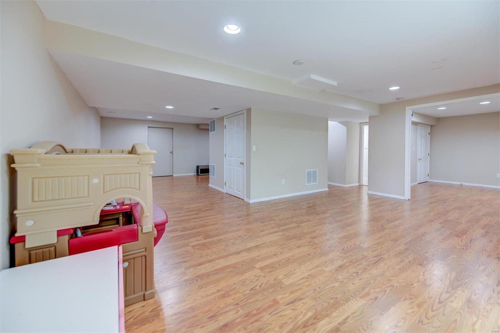 831 Larkin Avenue Creve Coeur, MO 63141 - Photo 38 of 56