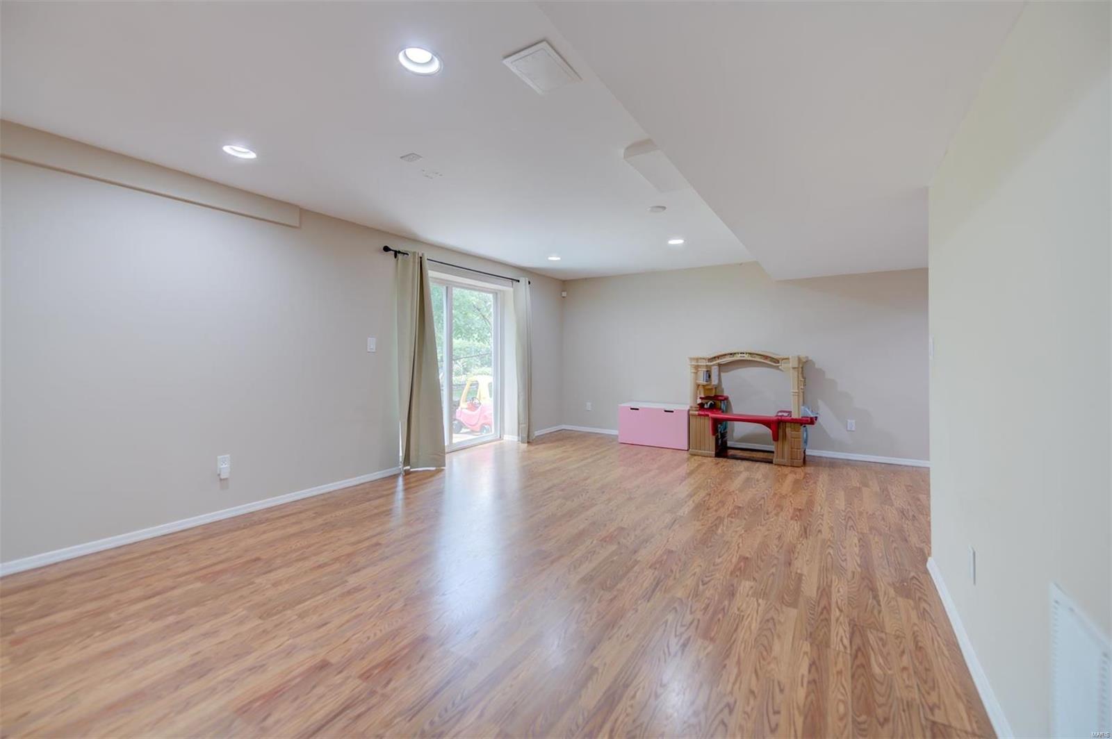 831 Larkin Avenue Creve Coeur, MO 63141 - Photo 40 of 56