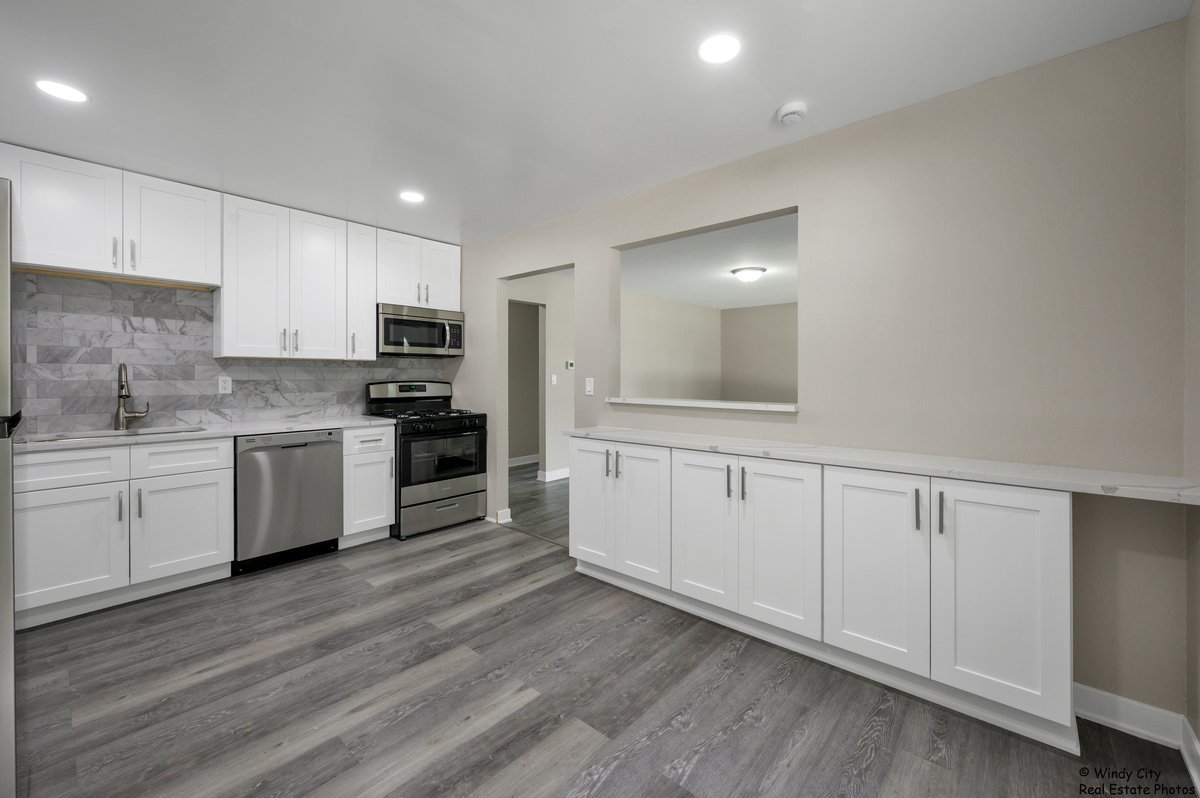 381 Purdue Lane Elgin, IL 60123 - Photo 3 of 9 Gallery Image 3