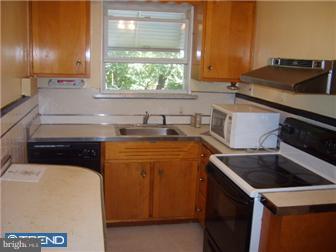 323 Copley Road Upper Darby, PA 19082 - Photo 4 of 11 Kitchen
