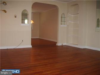 323 Copley Road Upper Darby, PA 19082 - Photo 5 of 11 Living Room