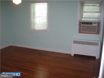 323 Copley Road Upper Darby, PA 19082 - Photo 6 of 11 Bedroom - Main