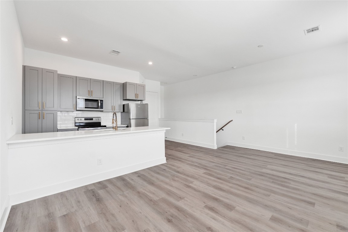 706 Morris Street Houston, TX 77009 - Photo 7 of 17