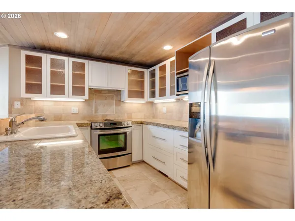 $575,000 | 4175 Highway 101, Unit G1, Depoe Bay, OR 97341