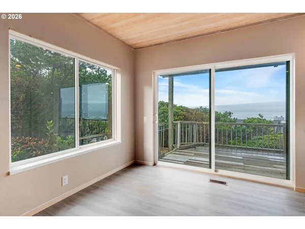 $575,000 | 4175 Highway 101, Unit G1, Depoe Bay, OR 97341