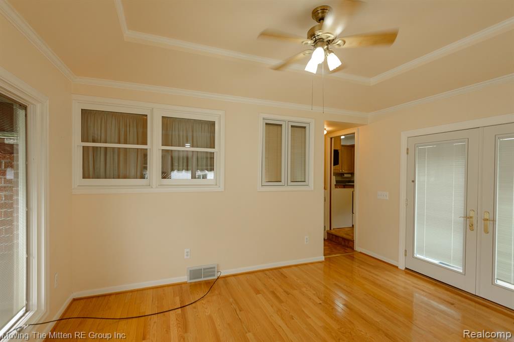9668 Farmington Road Livonia, MI 48150 - Photo 13 of 39 Gallery Image 13