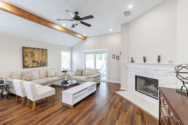 $2,400 | 213 Chandler Crossing Trail, Round Rock, TX 78665