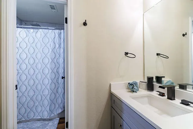 $2,400 | 213 Chandler Crossing Trail, Round Rock, TX 78665