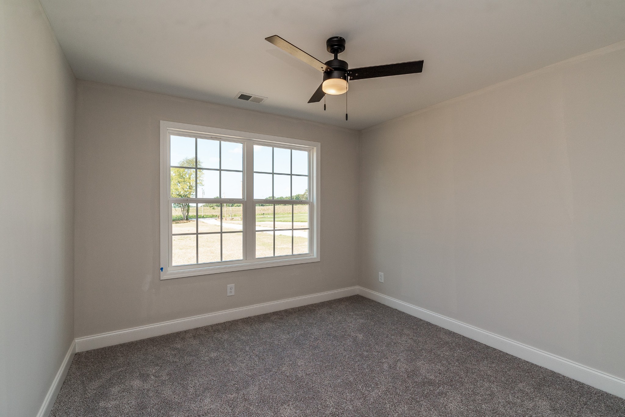 4144 Dot Road Springfield, TN 37172 - Photo 45 of 52 an empty room with a window