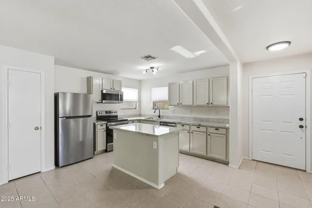 $2,800 | 2354 East Palm Beach Drive, Chandler, AZ 85249