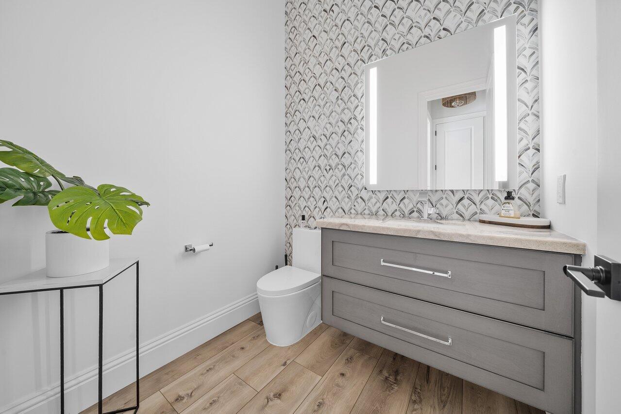 11871 160th Road North Jupiter, FL 33478 - Photo 28 of 66 Powder Room