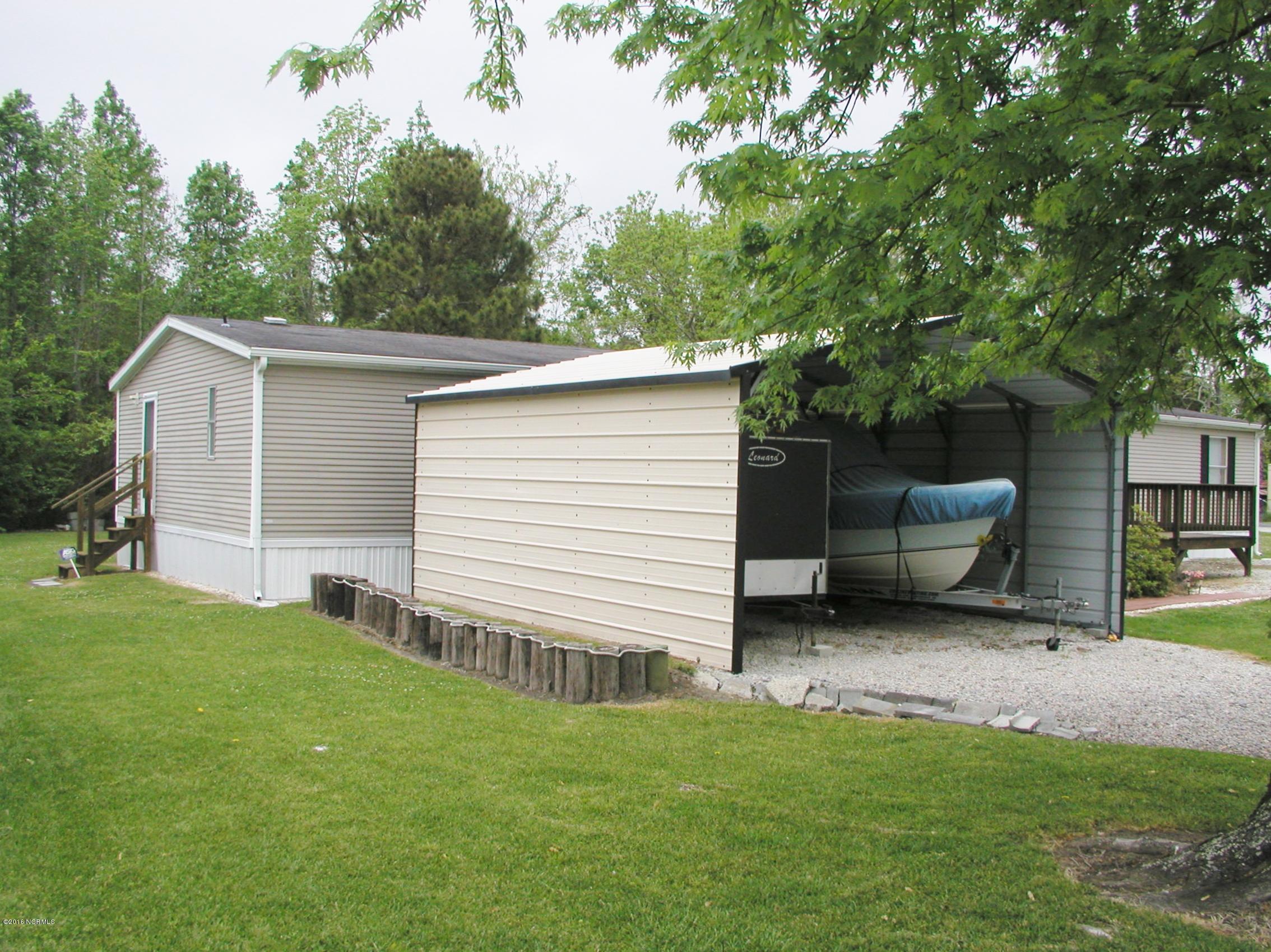 207 Ronnie Road Beaufort, NC 28516 - Photo 3 of 17 Carport Side View