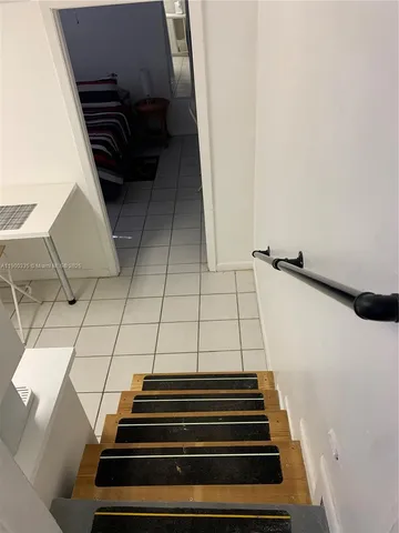 a view of entryway and hall