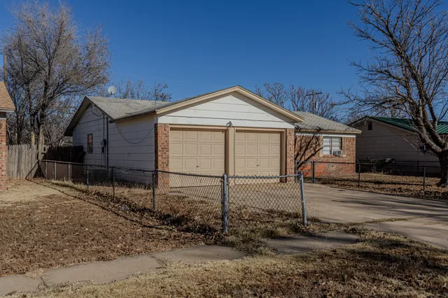 $103,000 | 1412 West 25th Street, Plainview, TX 79072