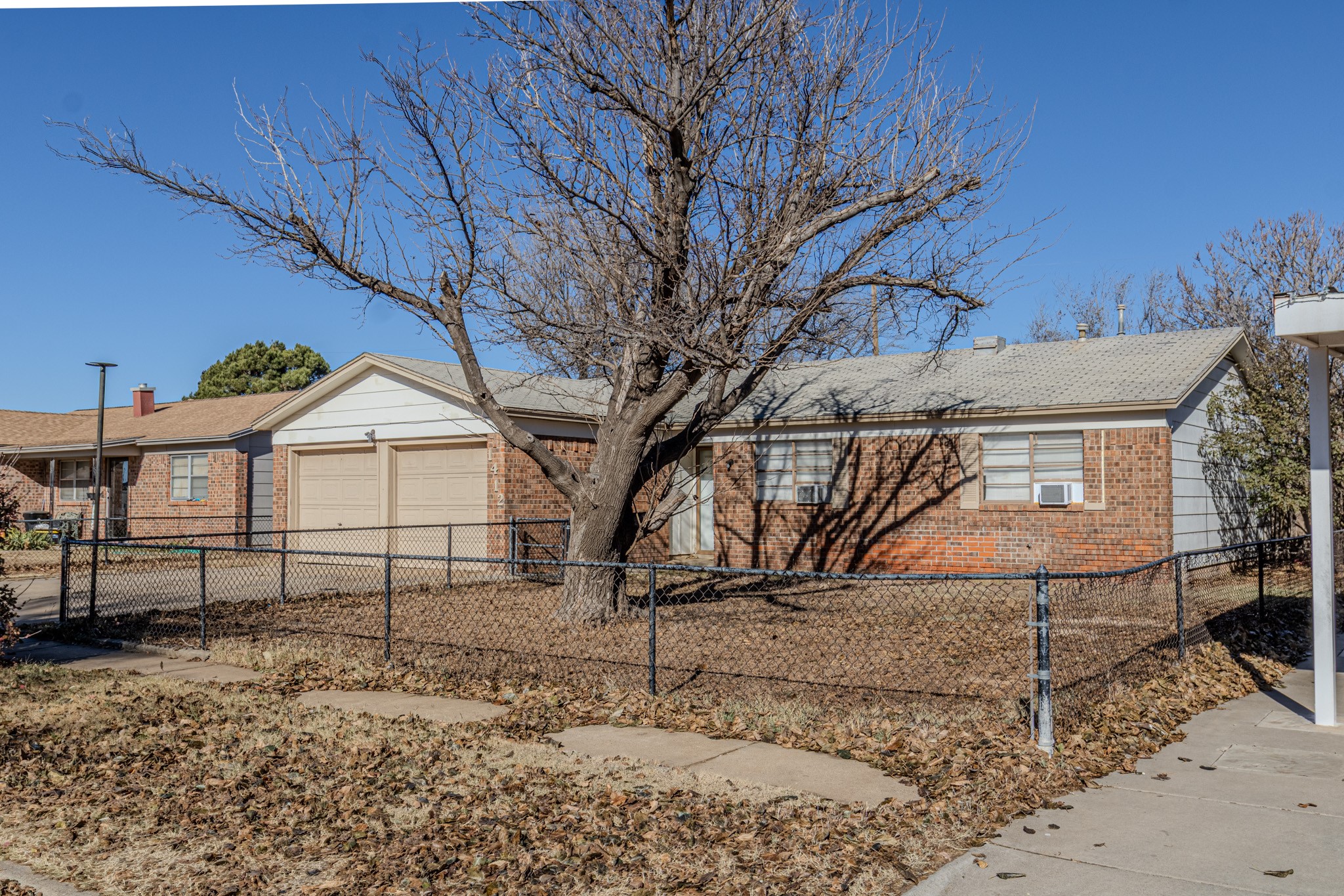 1412 West 25th Street Plainview, TX 79072 - Photo 4 of 37