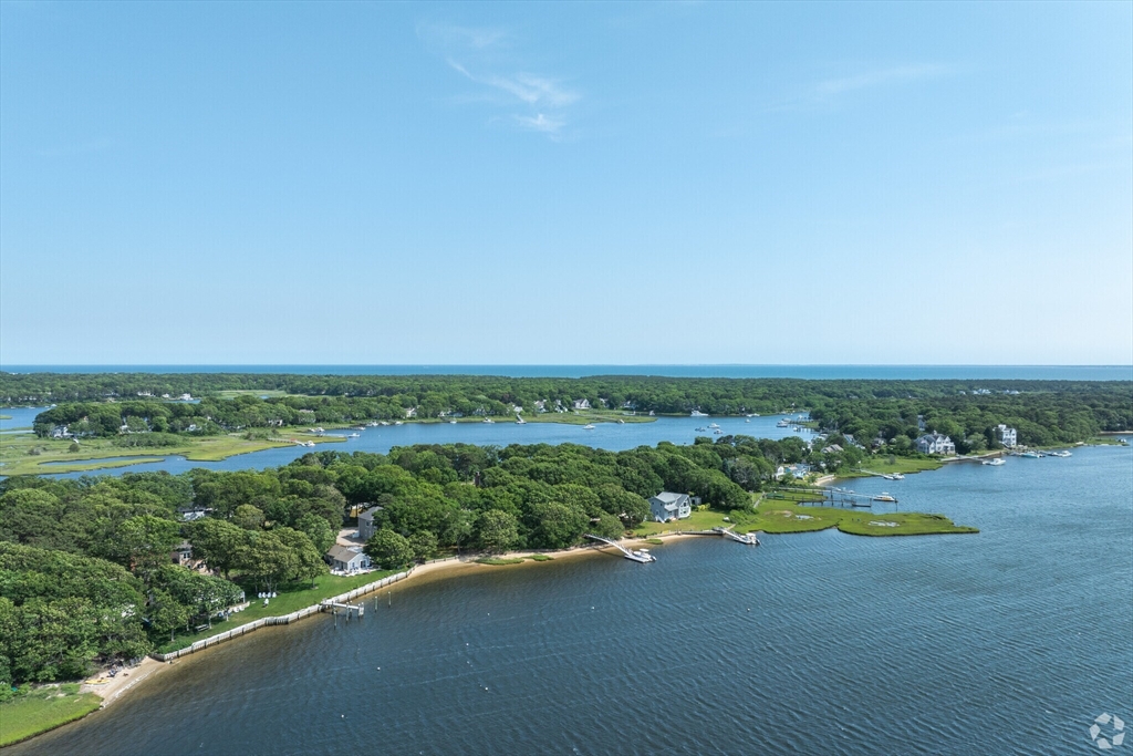 183 Monomoscoy Road Mashpee, MA 02649 - Photo 21 of 22 a view of a city